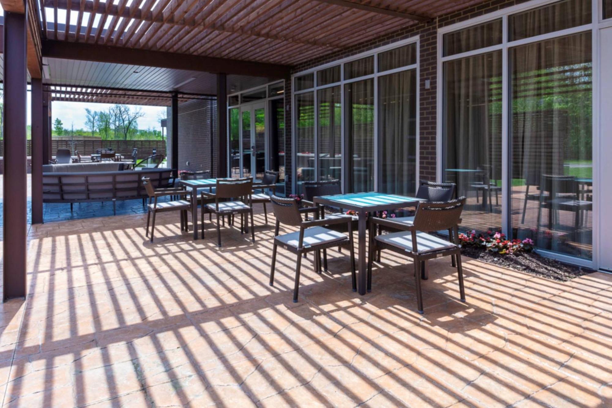 Courtyard By Marriott Indianapolis West-Speedway Hotel Exterior photo